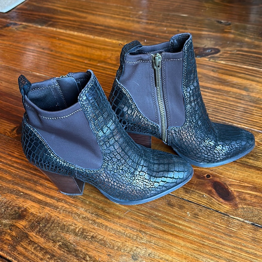 Donald J Pliner Leather Black Snake Skin Print Heeled Booties Size 6
